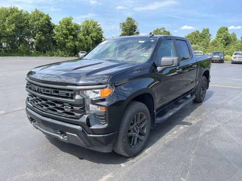 Used 2024 Chevrolet Silverado 1500 Custom AWD/4WD image 1