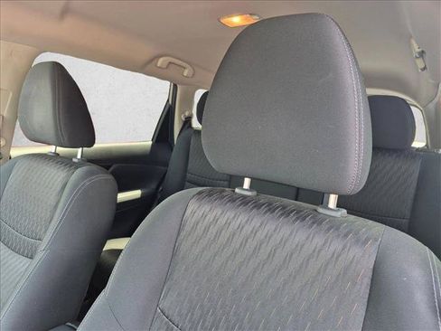Used 2018 Nissan Rogue SV FWD image 6