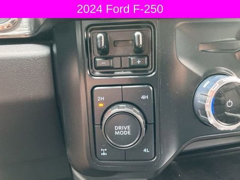 Used 2024 Ford F250 Lariat w/ Sport Appearance Package image 39