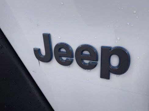 Used 2023 Jeep Wrangler Unlimited w/ Cold Weather Group AWD/4WD image 9