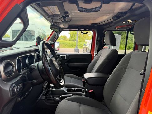 Used 2019 Jeep Wrangler Unlimited Sport S AWD/4WD image 9