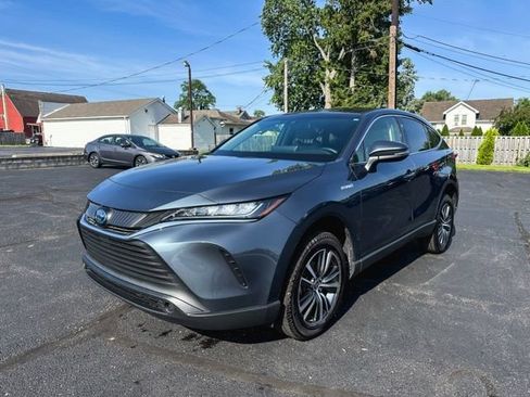 Used 2021 Toyota Venza LE AWD/4WD image 3