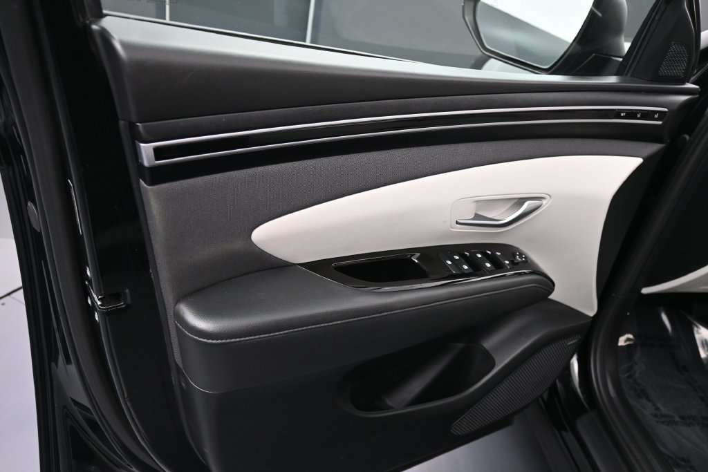 Used 2024 Hyundai Tucson Limited AWD/4WD image 15