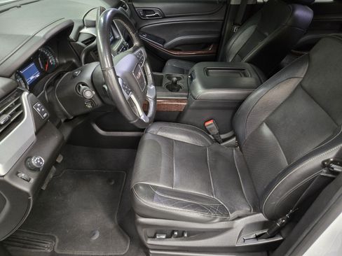 Used 2019 GMC Yukon SLT w/ Premium Edition RWD image 7