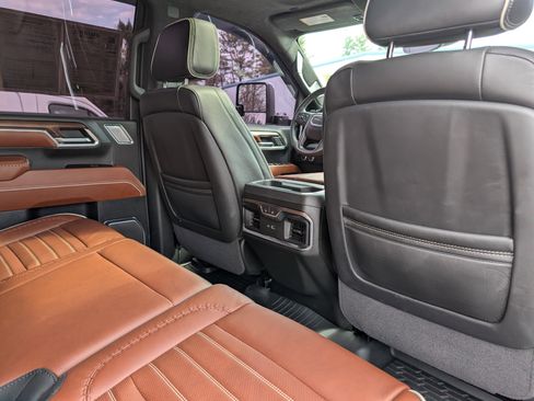 Used 2024 GMC Sierra 2500 Denali Ultimate AWD/4WD image 29