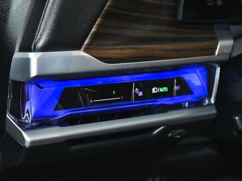 Used 2023 BMW i7 xDrive60 image 37