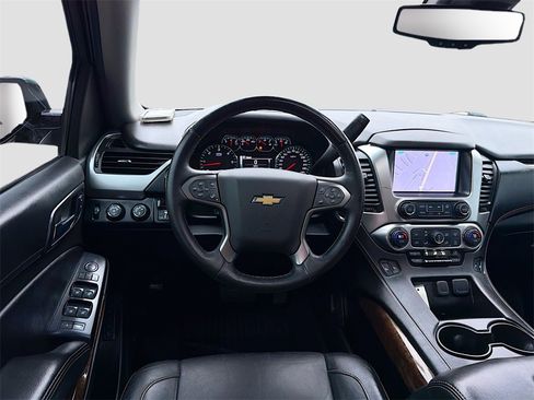 Used 2015 Chevrolet Suburban LT image 27