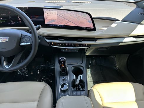 Used 2025 Cadillac XT4 Premium Luxury w/ Cold Weather Package FWD image 15
