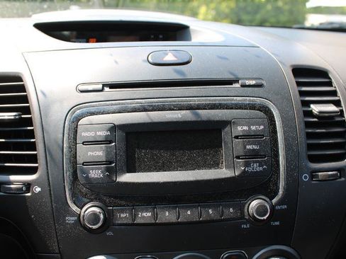 Used 2018 Kia Forte LX FWD image 14