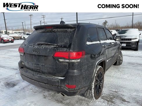 Used 2019 Jeep Grand Cherokee Altitude image 2