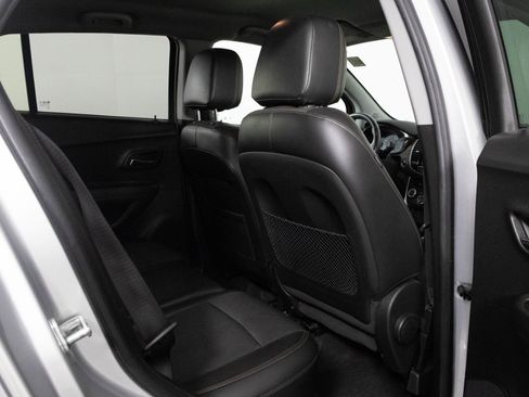 Used 2017 Chevrolet Trax LT w/ LT Convenience Package image 24