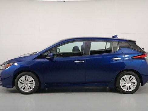 Used 2025 Nissan Leaf S image 43
