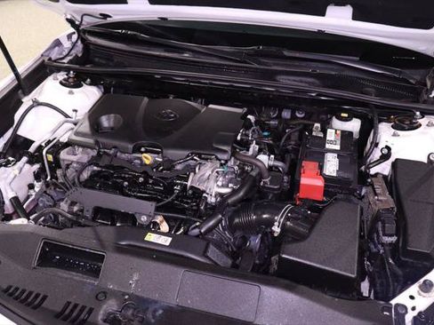Used 2018 Toyota Camry LE FWD image 30