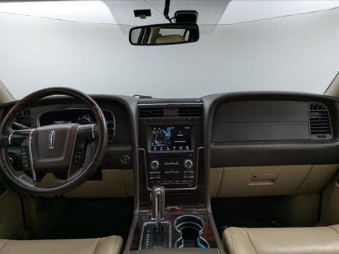 Used 2017 Lincoln Navigator Reserve image 24