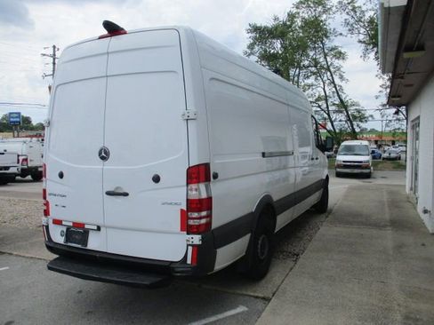 Used 2018 Mercedes-Benz Sprinter 2500 image 6
