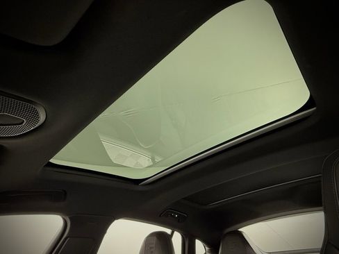 Used 2025 Porsche Panamera 4 image 27