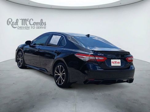 Used 2020 Toyota Camry SE FWD image 3