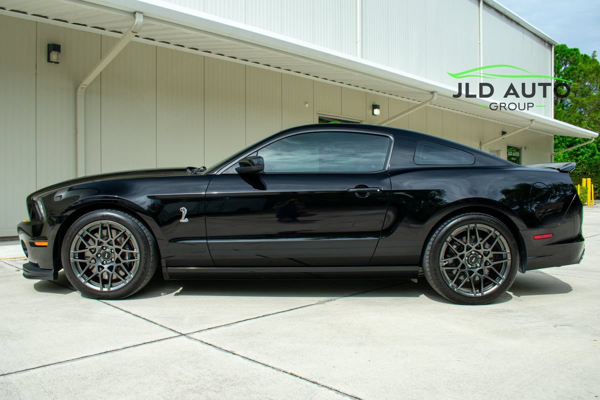 Used 2014 Ford Mustang Shelby GT500 w/ Equipment Group 821A RWD image 3