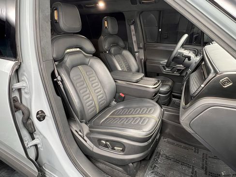 Used 2024 Rivian R1S Adventure image 4