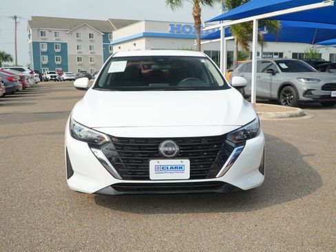 Used 2024 Nissan Sentra S FWD image 2