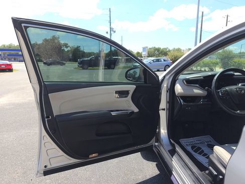 Used 2014 Toyota Avalon XLE Touring FWD image 9