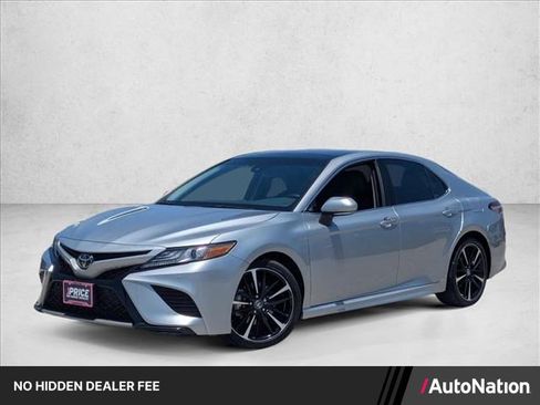 Used 2018 Toyota Camry XSE FWD image 1