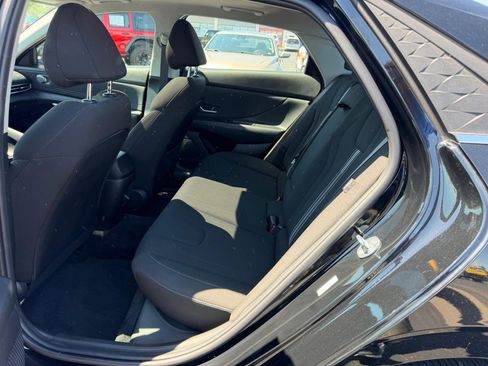 Used 2024 Hyundai Elantra SEL w/ Convenience Package FWD image 10