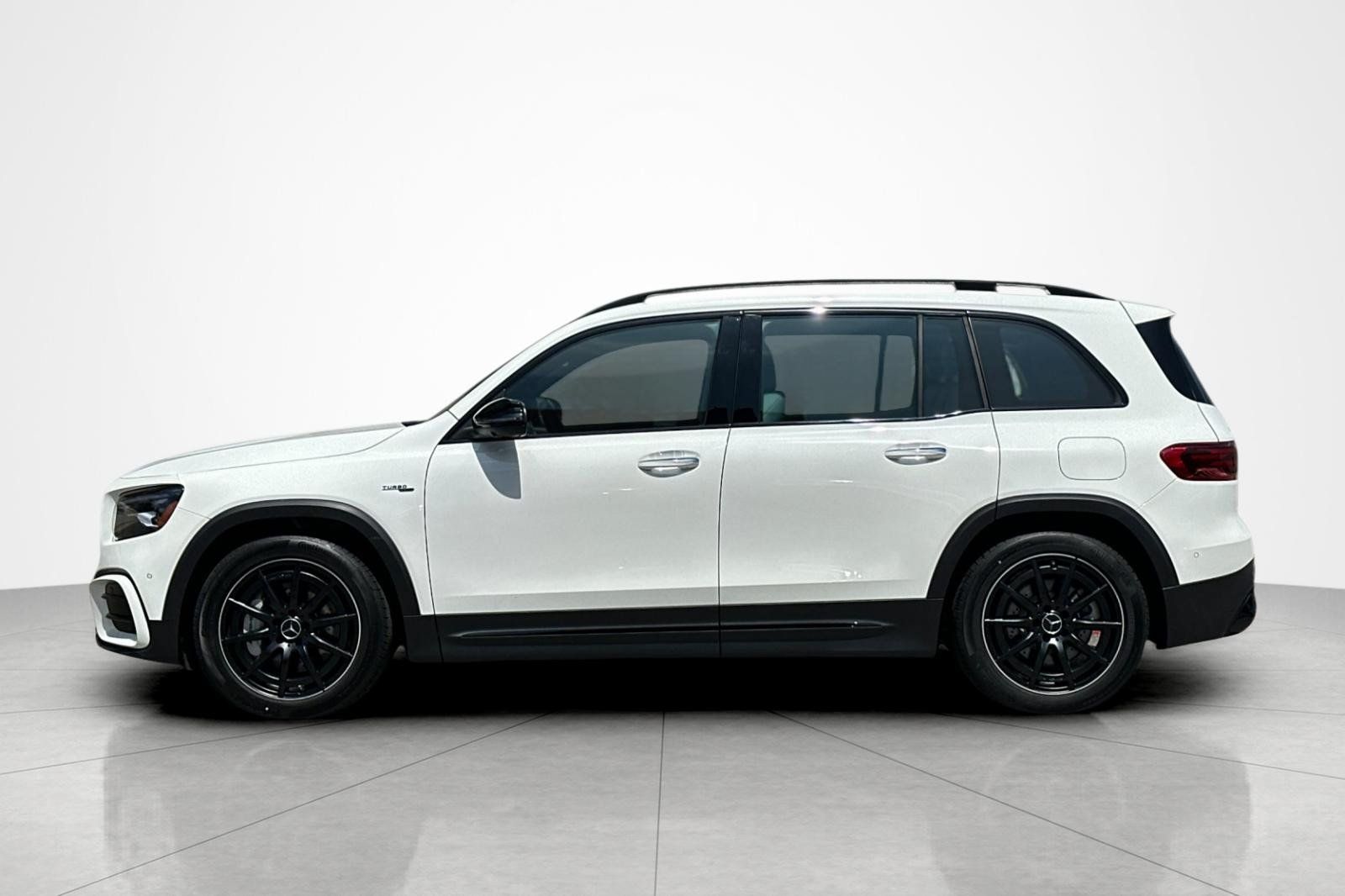 New 2026 Mercedes-Benz GLB 35 AMG 4MATIC image 2