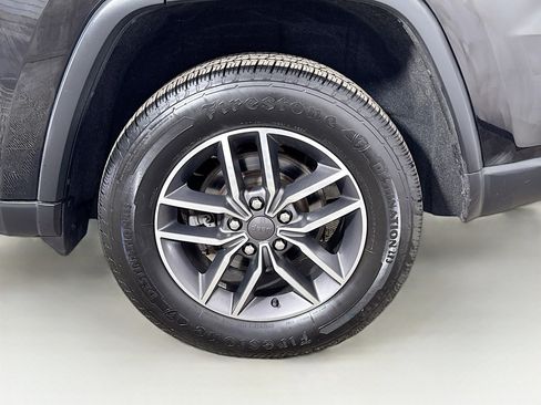 Used 2020 Jeep Grand Cherokee Limited image 30