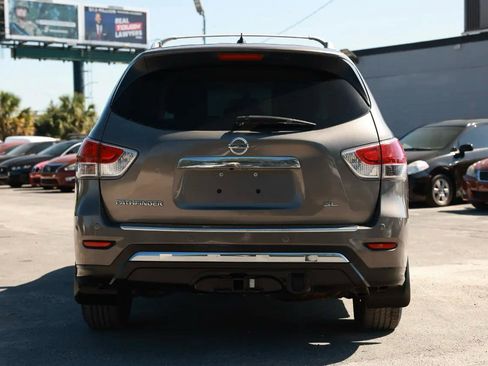 Used 2014 Nissan Pathfinder SL w/ Trailer Tow Package FWD image 7