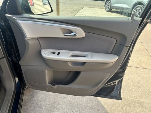 Used 2009 Chevrolet Traverse LS FWD image 16