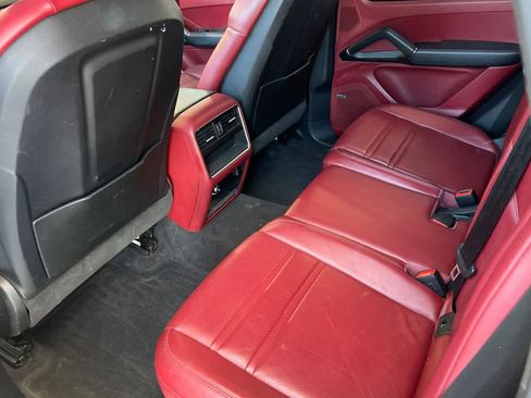 Used 2019 Porsche Cayenne AWD/4WD image 10