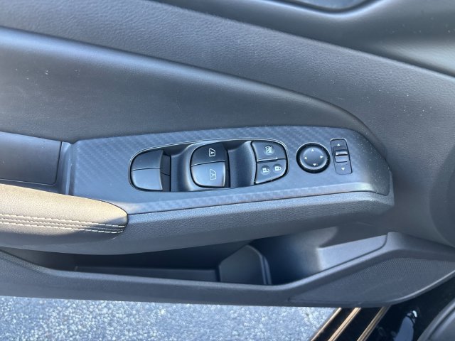 Used 2025 Nissan Altima 2.5 SV w/ SV Premium Package FWD image 12