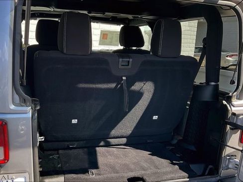 Used 2018 Jeep Wrangler Sahara w/ Connectivity Group image 32