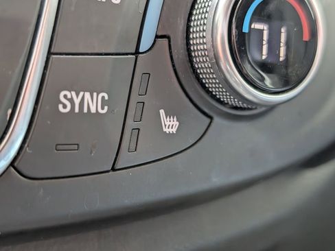 Used 2018 Chevrolet Traverse LT FWD image 35
