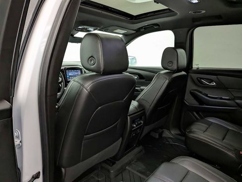 Used 2023 Chevrolet Traverse RS image 19