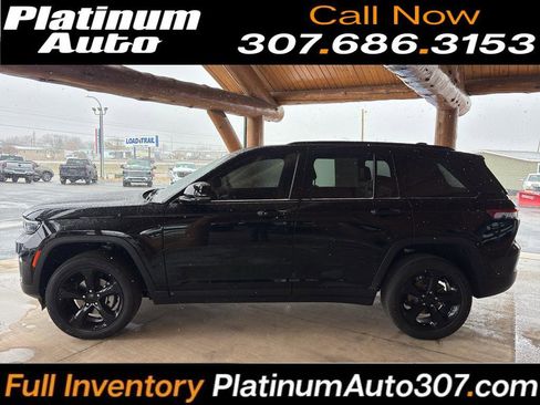 Used 2024 Jeep Grand Cherokee Altitude image 1