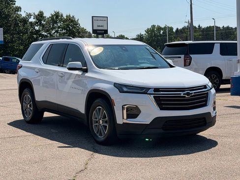 Used 2023 Chevrolet Traverse LT AWD/4WD image 1