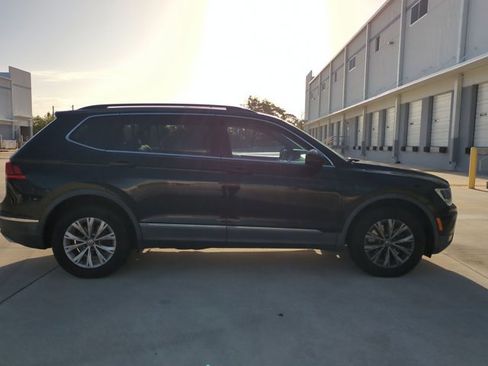 Used 2018 Volkswagen Tiguan SE w/ Front Fog Lights Package image 4