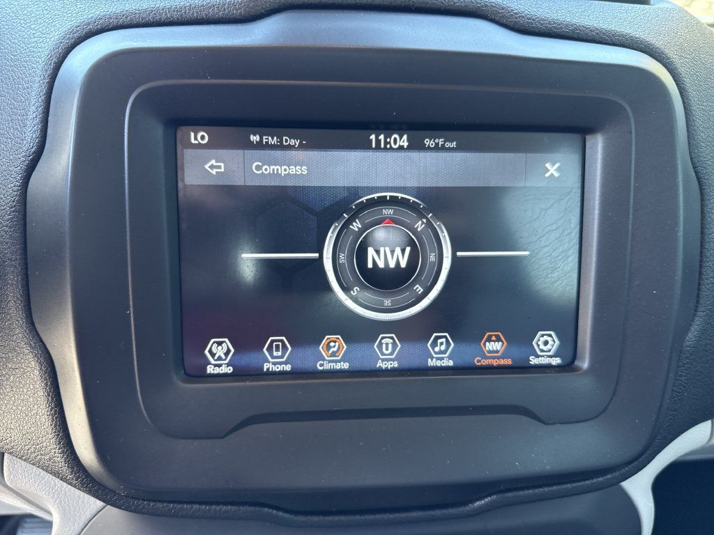 Used 2018 Jeep Renegade Latitude FWD image 23