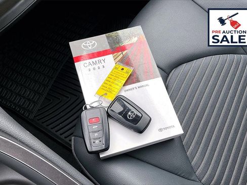 Used 2023 Toyota Camry SE image 11