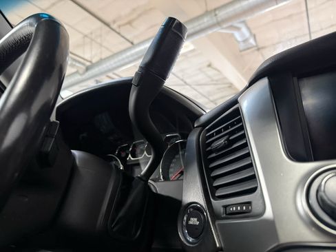Used 2015 Chevrolet Tahoe LTZ AWD/4WD image 23