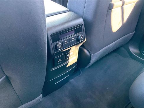 Used 2023 GMC Acadia SLE w/ Driver Convenience Package image 29