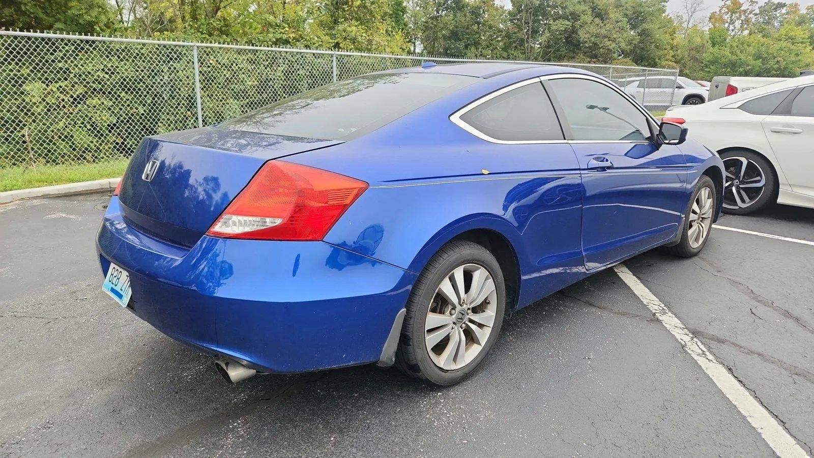 Used 2011 Honda Accord EX-L image 2
