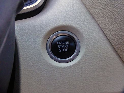 Used 2022 Toyota Corolla XLE FWD image 43