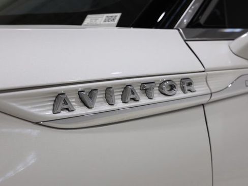 Used 2022 Lincoln Aviator Reserve w/ Equipment Group 201A RWD image 13