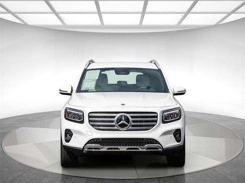 Used 2025 Mercedes-Benz GLB 250 4MATIC image 6
