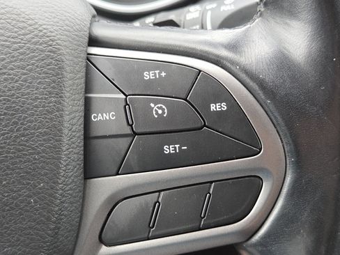 Used 2021 Jeep Cherokee Latitude Lux AWD/4WD image 9