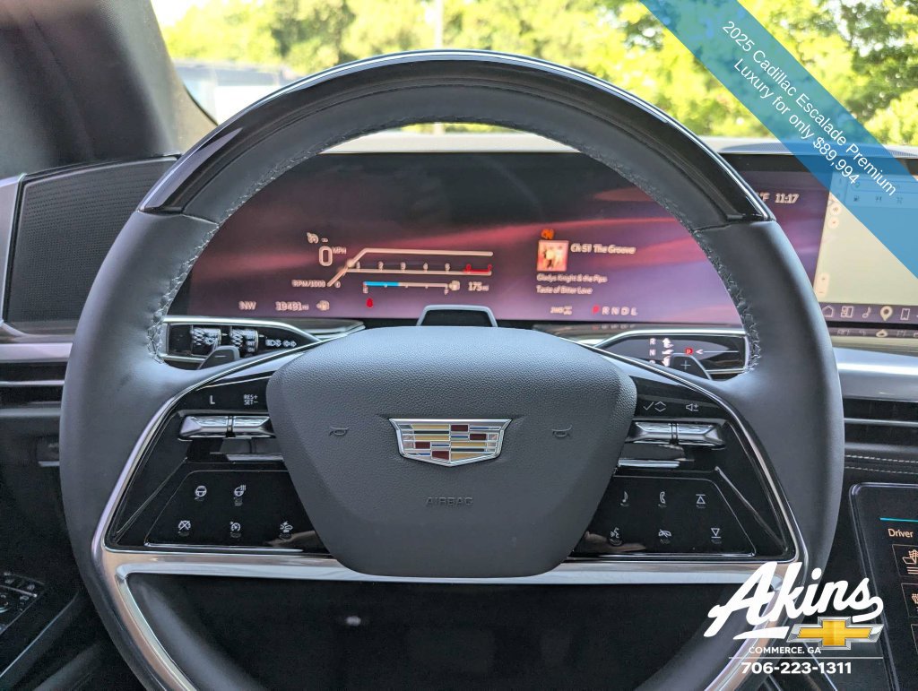 Used 2025 Cadillac Escalade Premium Luxury AWD/4WD image 31