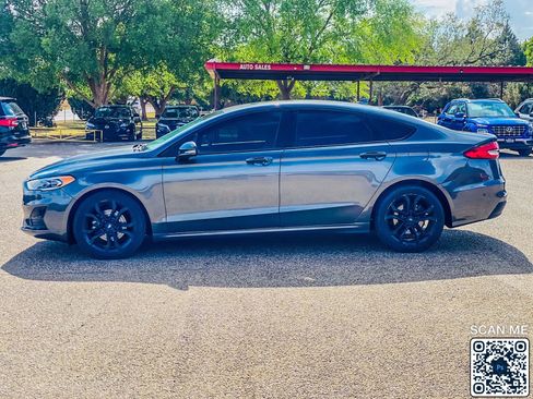 Used 2020 Ford Fusion SEL FWD image 5